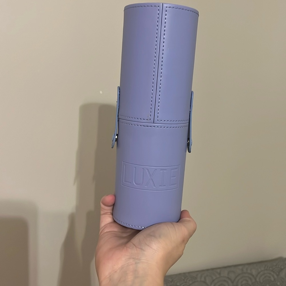 Luxie makeup brush holder